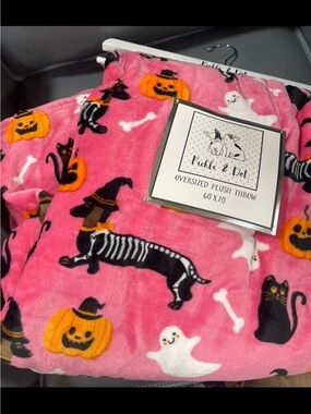 Halloween Dachshunds & Black Cats in Costumes Hot Pink Plush Blanket NWT 60x70